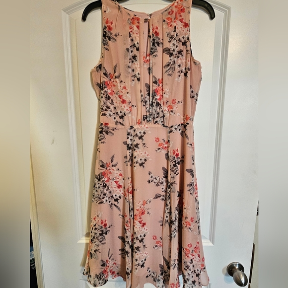 White House Black Market Pink Floral Dress Size 4 - Picture 6 of 8